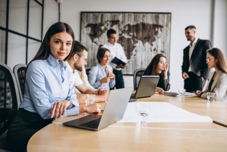 Szereted a pörgést a munkahelyeden, de az elvonulás és a home office szintén erőt ad? Nem vagy furcsa, csak ambivertált!